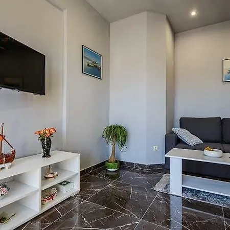 Newly Renovated Close To The Sea Lägenhet