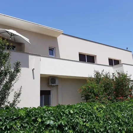 Newly Renovated Close To The Sea Lägenhet *