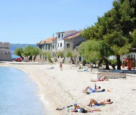 Newly Renovated Close To The Sea Kaštela